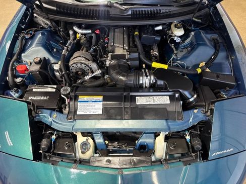 Used 1997 Pontiac Firebird Formula w/ Opt Pkg RWD image 9