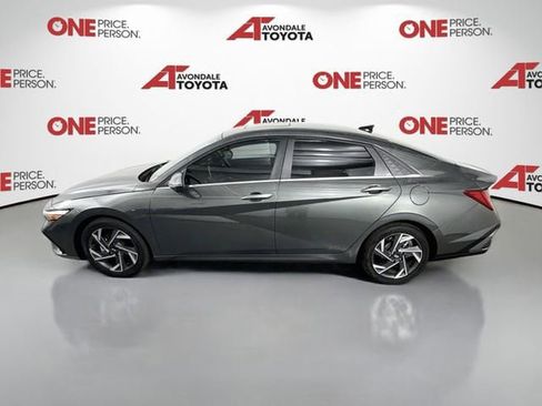 Used 2024 Hyundai Elantra Limited FWD image 4