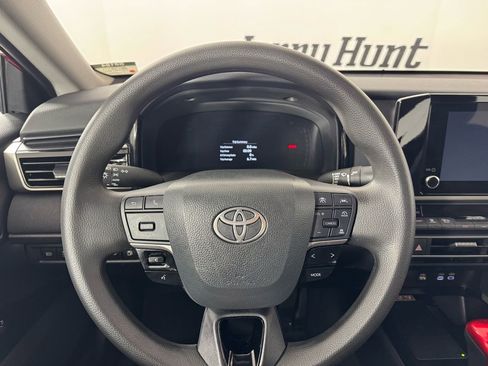 Used 2025 Toyota Camry LE image 23
