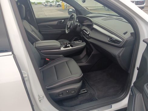 Used 2025 Buick Enclave Preferred FWD image 20