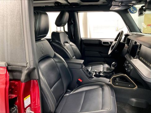 Used 2025 Ford Bronco Badlands AWD/4WD image 11