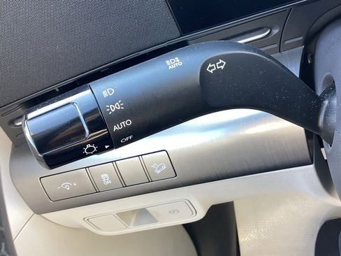 Used 2025 Hyundai Kona SEL FWD image 28