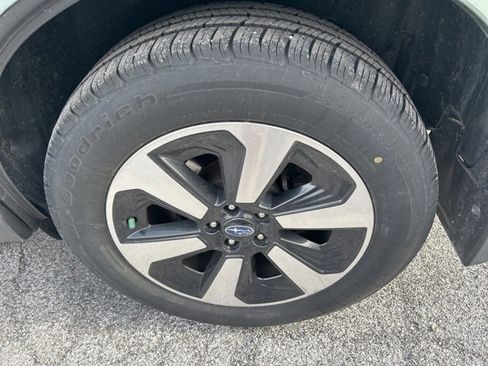 Used 2018 Subaru Forester 2.5i Premium w/ All-Weather Package image 24