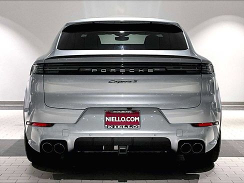 Used 2025 Porsche Cayenne S image 9
