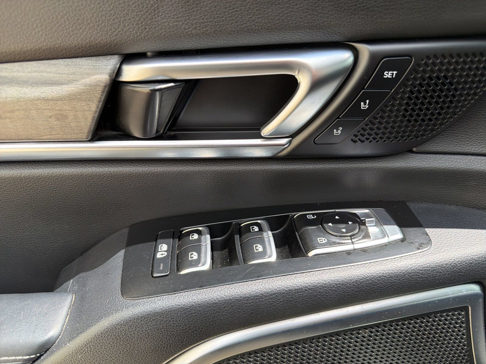 Used 2022 Kia Telluride SX w/ Nightfall Edition Package AWD/4WD image 14