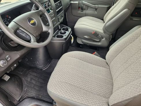 New 2026 Chevrolet Express 3500 LS RWD image 4