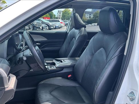 Used 2024 Toyota Grand Highlander AWD Hybrid image 24