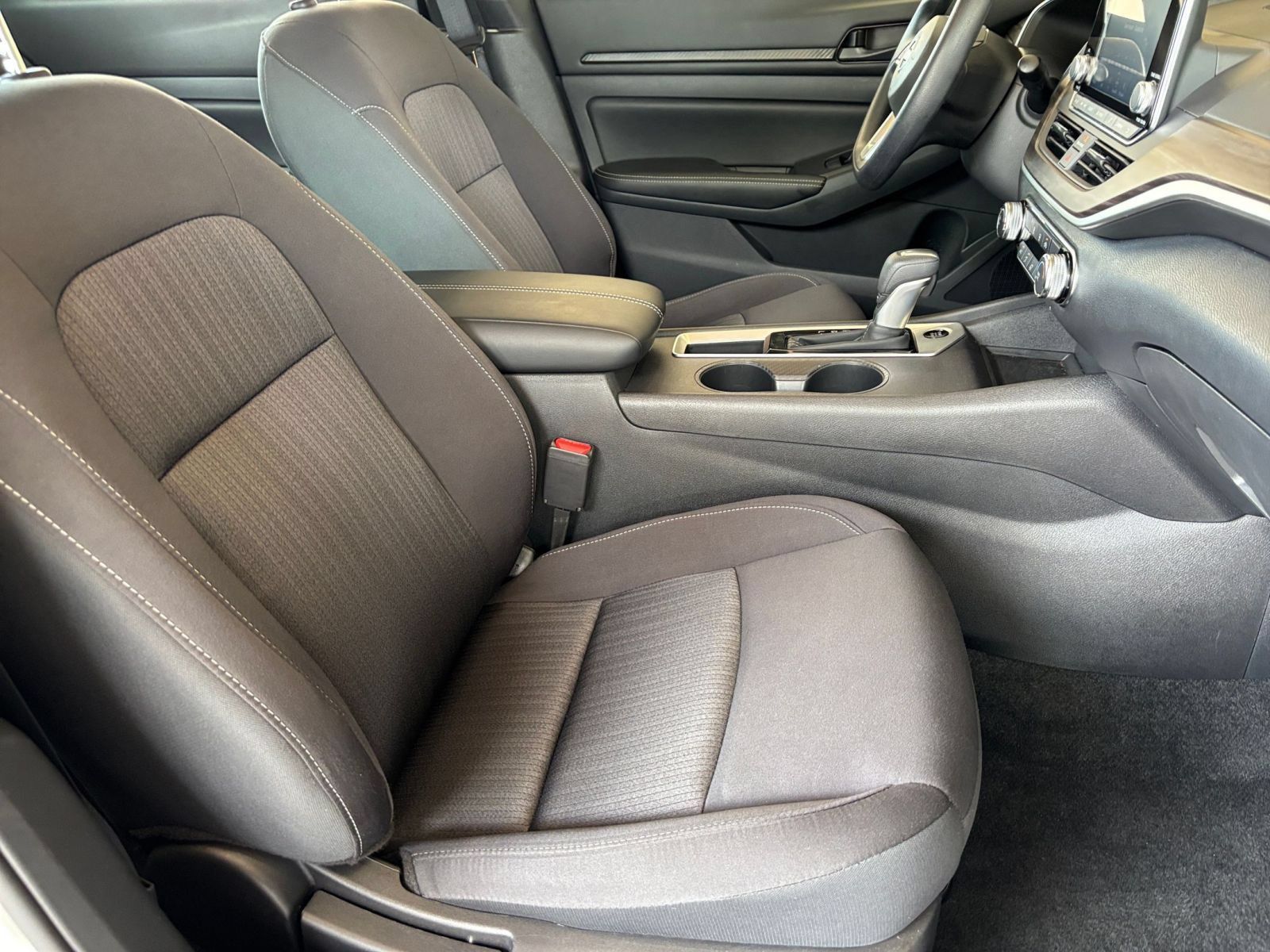 Used 2026 Nissan Altima 2.5 SV FWD image 35