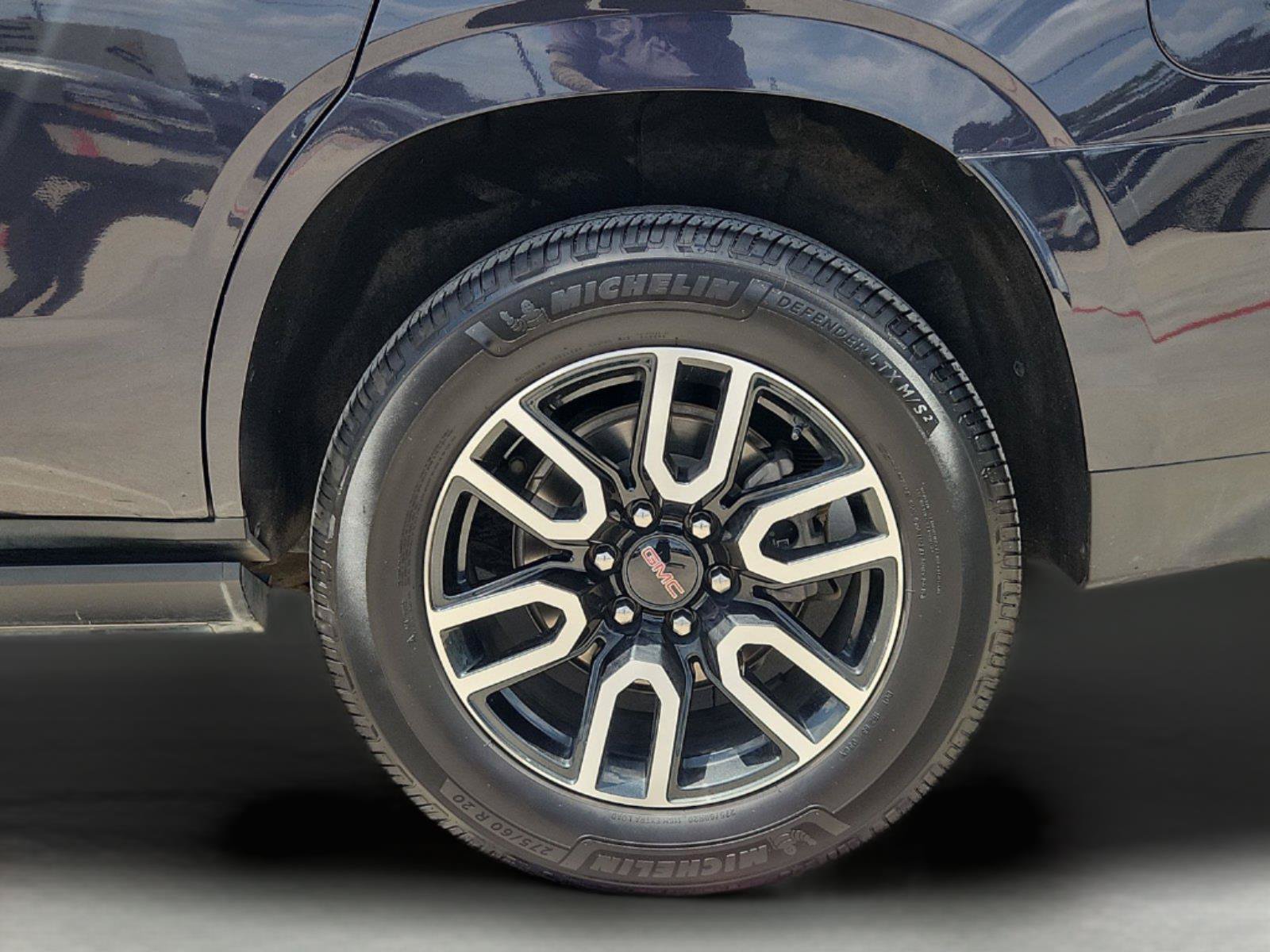 Certified 2023 GMC Yukon AT4 w/ AT4 Premium Plus Package AWD/4WD image 34