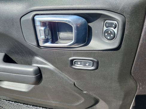 New 2025 Jeep Gladiator Sport image 14