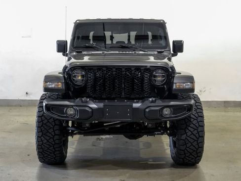Used 2023 Jeep Gladiator Sport AWD/4WD image 2