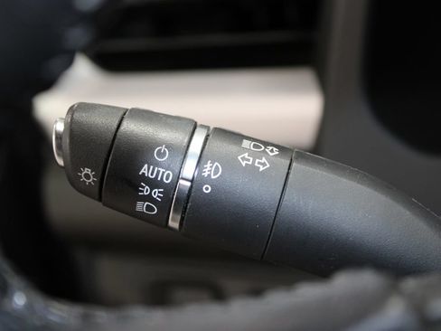 Used 2019 GMC Acadia SLE FWD image 34
