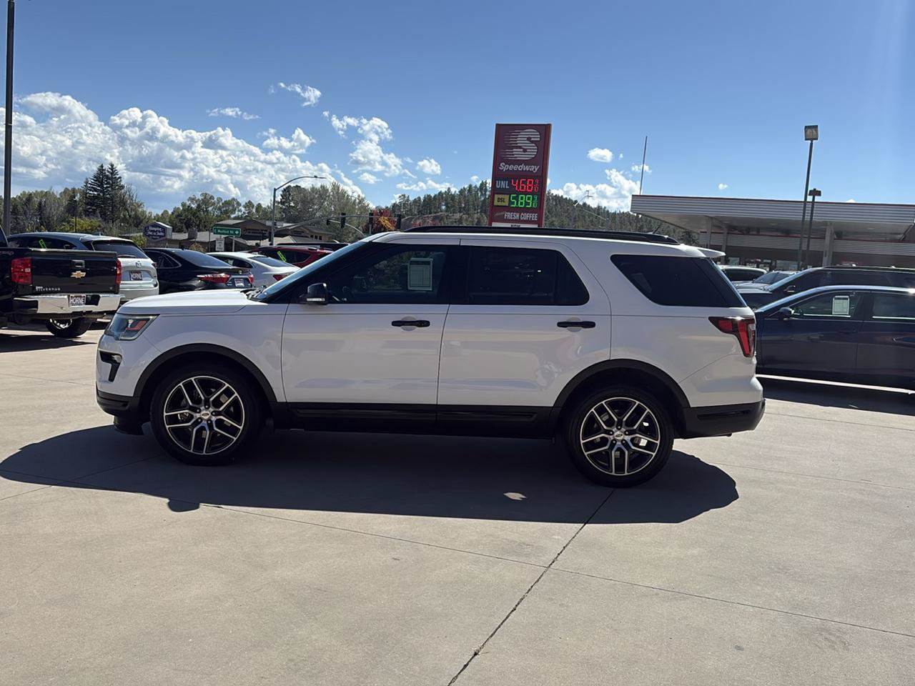 Used 2018 Ford Explorer Sport AWD/4WD image 4