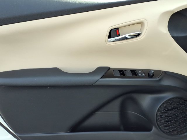 Used 2019 Toyota Prius LE FWD image 13