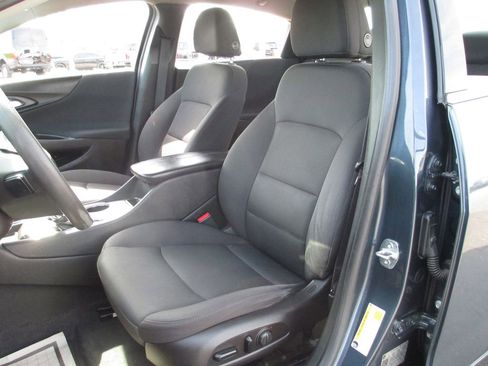 Used 2019 Chevrolet Malibu LT image 16