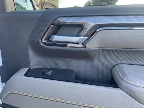 Used 2025 Chevrolet Silverado 1500 ZR2 w/ Technology Package image 62