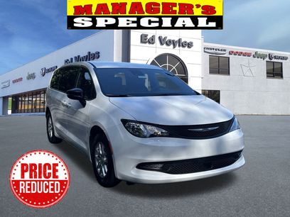 New 2025 Chrysler Voyager LX