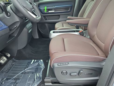 New 2025 Volkswagen ID. Buzz Pro S Plus image 17