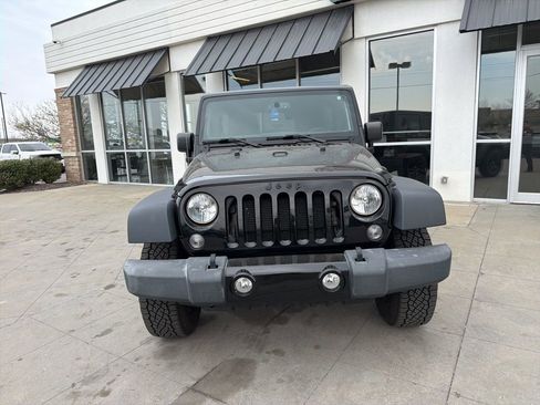 Used 2018 Jeep Wrangler Unlimited Sport image 2