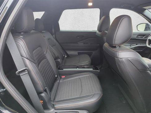 Used 2025 Nissan Pathfinder Rock Creek image 19