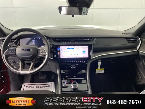 New 2026 Jeep Grand Cherokee Altitude image 27