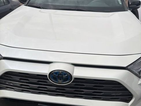 Used 2021 Toyota RAV4 XSE image 3