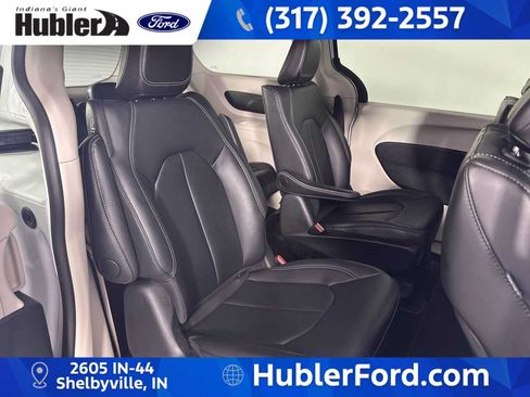 Used 2024 Chrysler Pacifica Limited FWD image 21