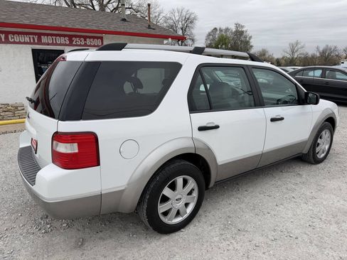 Used 2005 Ford Freestyle SE FWD image 3