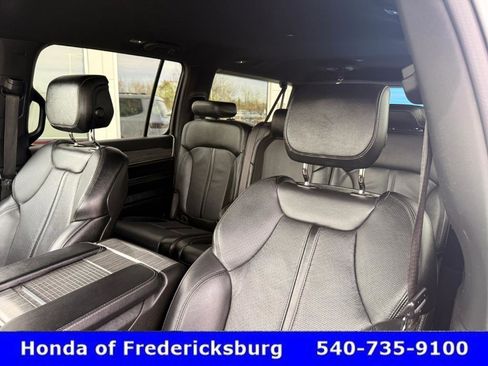 Used 2024 Jeep Wagoneer L Series II w/ Flexible Seating Group image 28