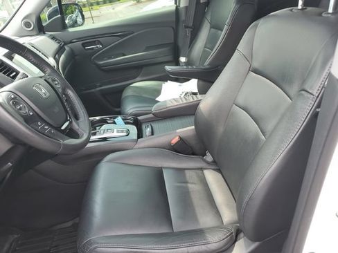 Used 2018 Honda Pilot Touring image 17