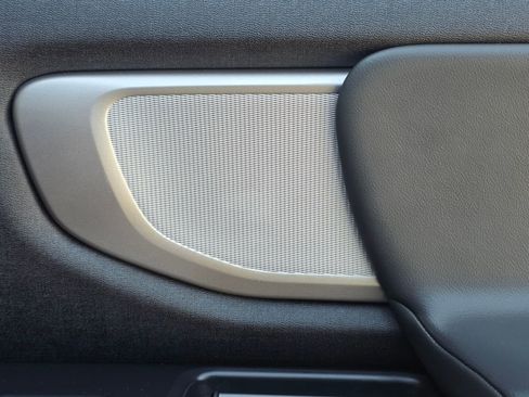 Used 2025 Ford Expedition Active image 22