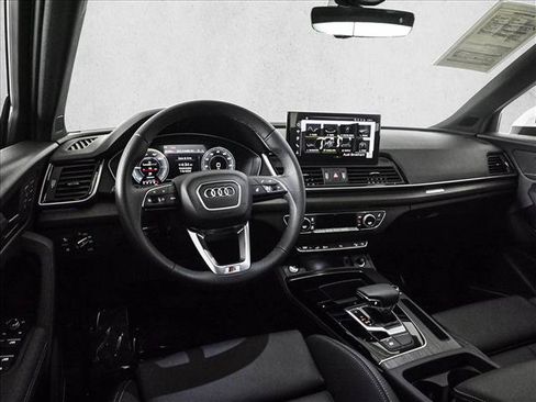 Certified 2025 Audi Q5 e Premium Plus w/ Premium Plus Package AWD/4WD image 19