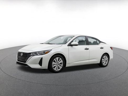Used 2025 Nissan Sentra S FWD image 3