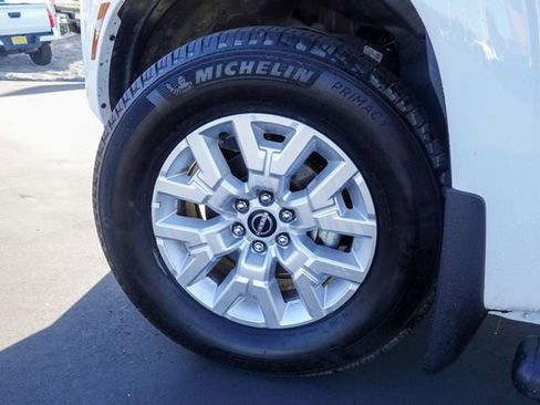 Used 2023 Nissan Frontier SV w/ Technology Package image 14