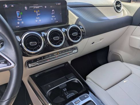 Used 2025 Mercedes-Benz GLA 250 4MATIC image 20