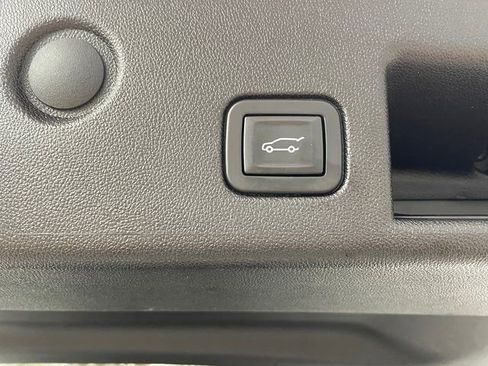 Used 2019 Chevrolet Equinox Premier image 25