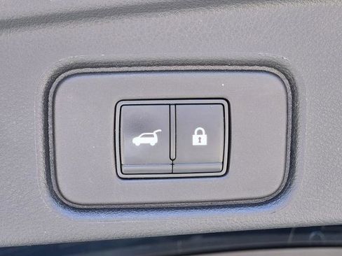 Certified 2022 Nissan Pathfinder Platinum w/ Cargo Package FWD image 14