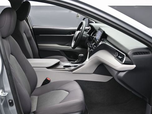 Used 2024 Toyota Camry LE image 32