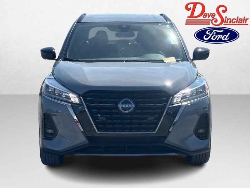 Used 2024 Nissan Kicks SR FWD image 2