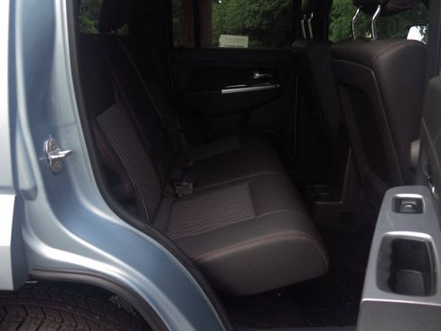 Used 2012 Jeep Liberty Arctic AWD/4WD image 16