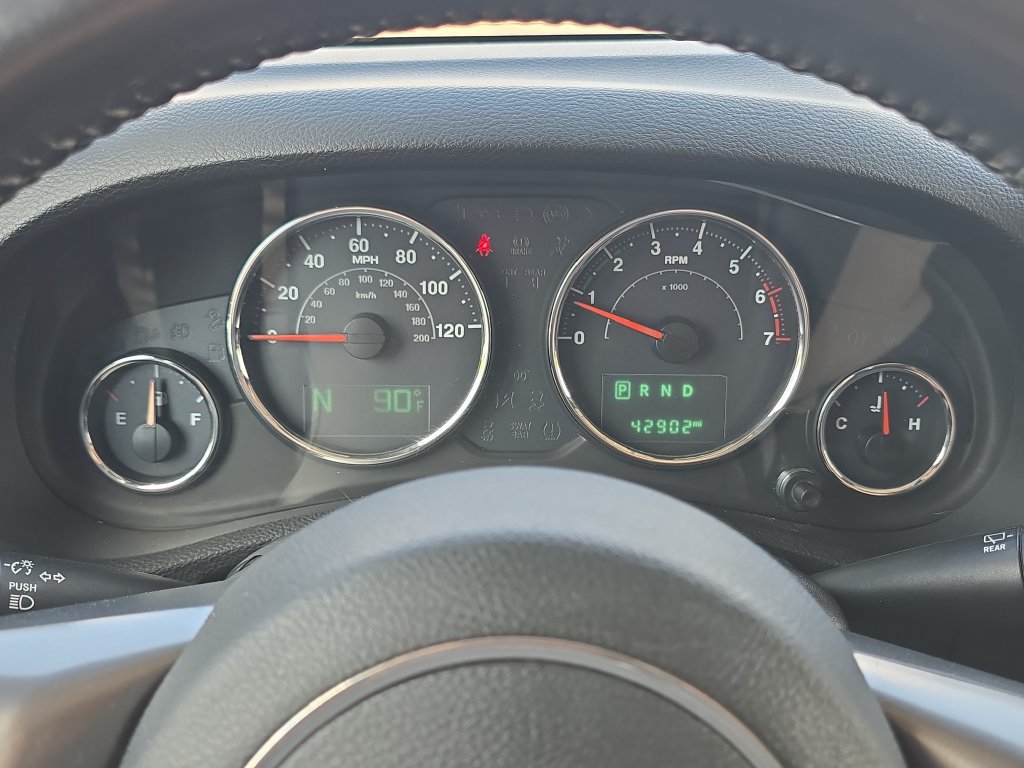 Used 2018 Jeep Wrangler Unlimited Sahara w/ Dual Top Group AWD/4WD image 20