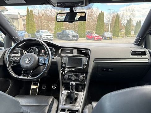 Used 2016 Volkswagen Golf R 4-Door image 9