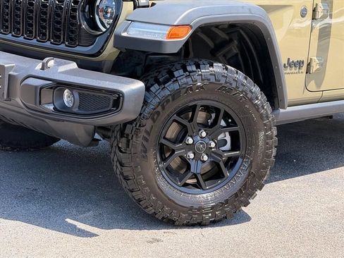 Used 2025 Jeep Wrangler Unlimited Sport AWD/4WD image 27