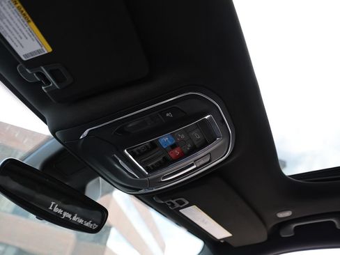 Used 2024 Jeep Grand Cherokee L Altitude AWD/4WD image 19