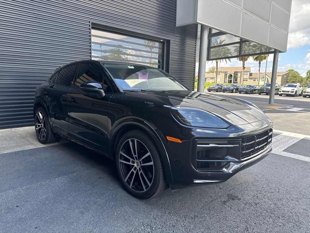 Certified 2024 Porsche Cayenne Coupe AWD/4WD image 5