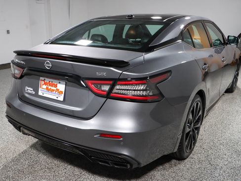 Used 2023 Nissan Maxima SR w/ Sport Mat Group FWD image 7