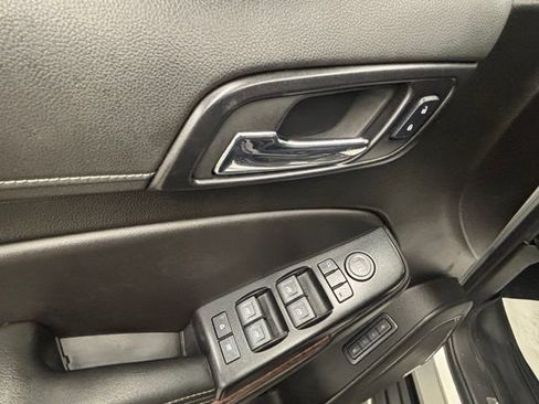 Used 2020 GMC Yukon XL SLT w/ Premium Edition AWD/4WD image 21