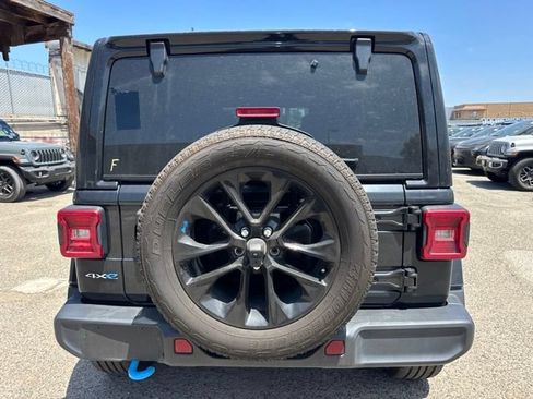 Used 2023 Jeep Wrangler Unlimited Sahara w/ Cold Weather Group AWD/4WD image 6