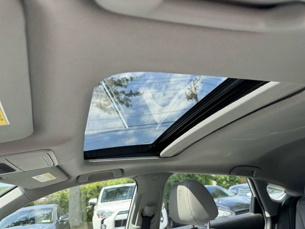 Certified 2024 Acura Integra FWD image 17
