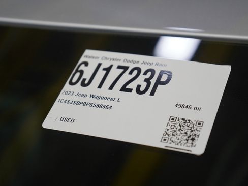 Used 2023 Jeep Wagoneer L Series II w/ Premium Group I image 33